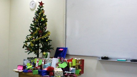 Student Union Decorates the Institute for Christmas 